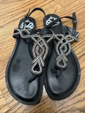 Fergalicious Black Beaded Women's T-Strap Sandals size 7.5